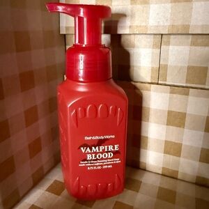 Bath & Body Works Vampire Blood Gentle & Clean Foaming Hand Soap - Bold Red
